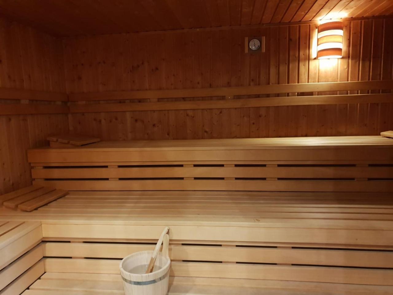 兰德哈昊鹏酒店 施内沃丁根 外观 照片